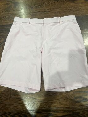 Nike Men's Light Pink Flat-Front Golf Shorts